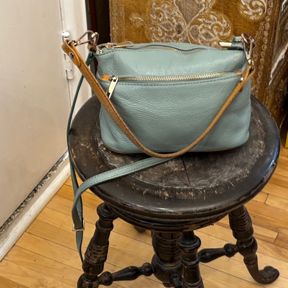 Chic Teal Leather Crossbody Bag